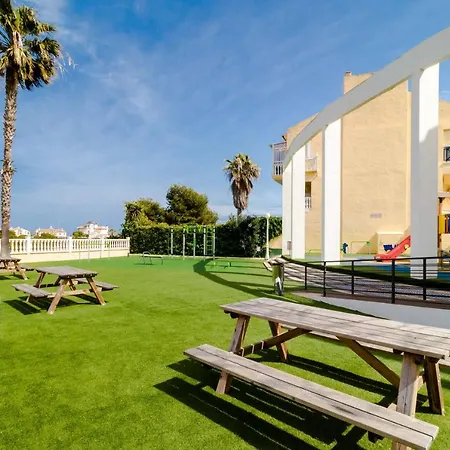 Prázdninový dům House With Tennis Court,sports And Playground Torrevieja