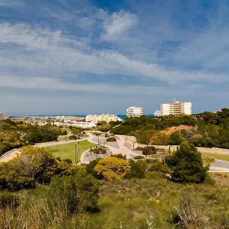 House With Tennis Court,sports And Playground Casa vacanze *